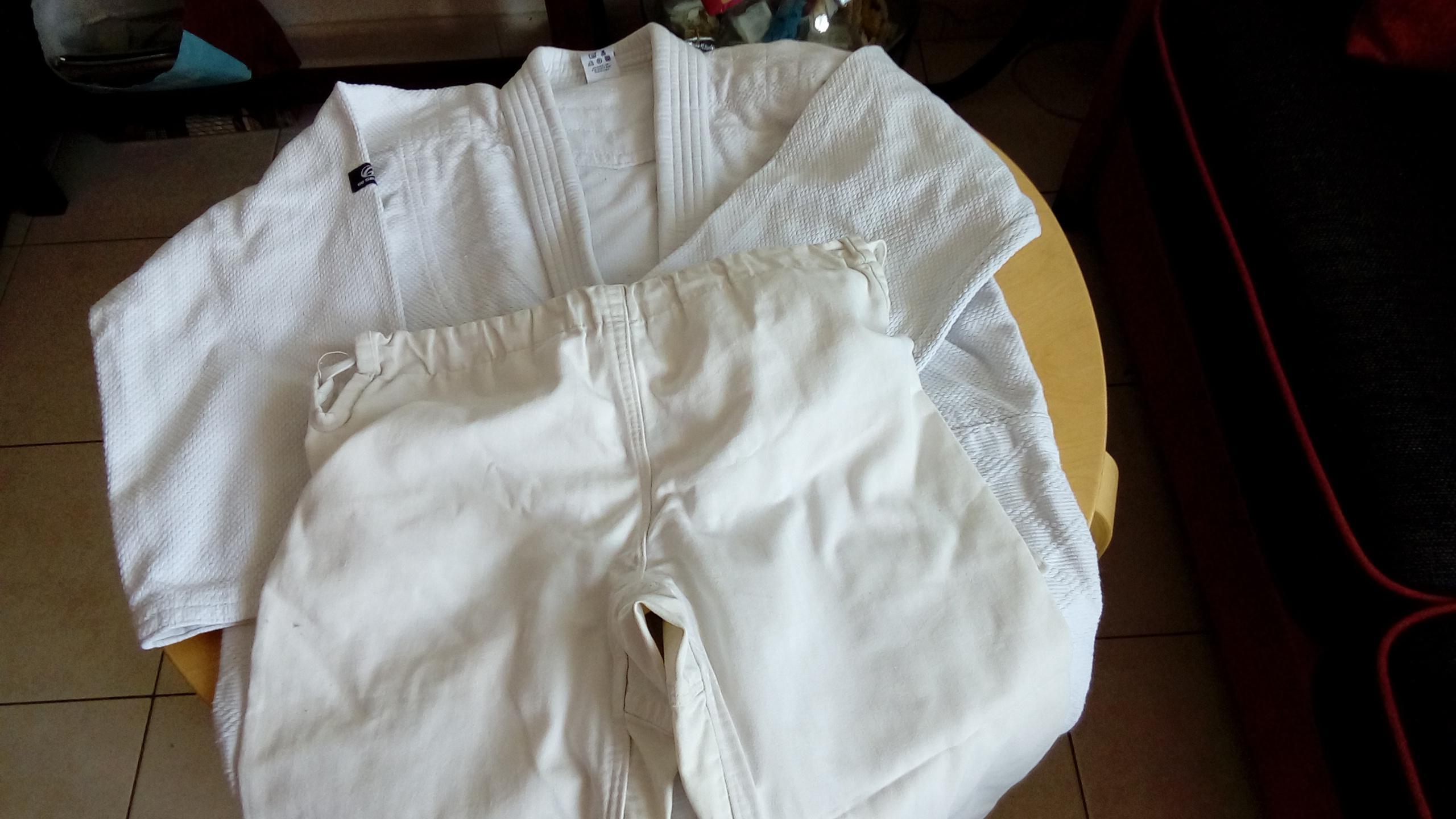 troc de troc veste de kimono 160 + pantalon image 0