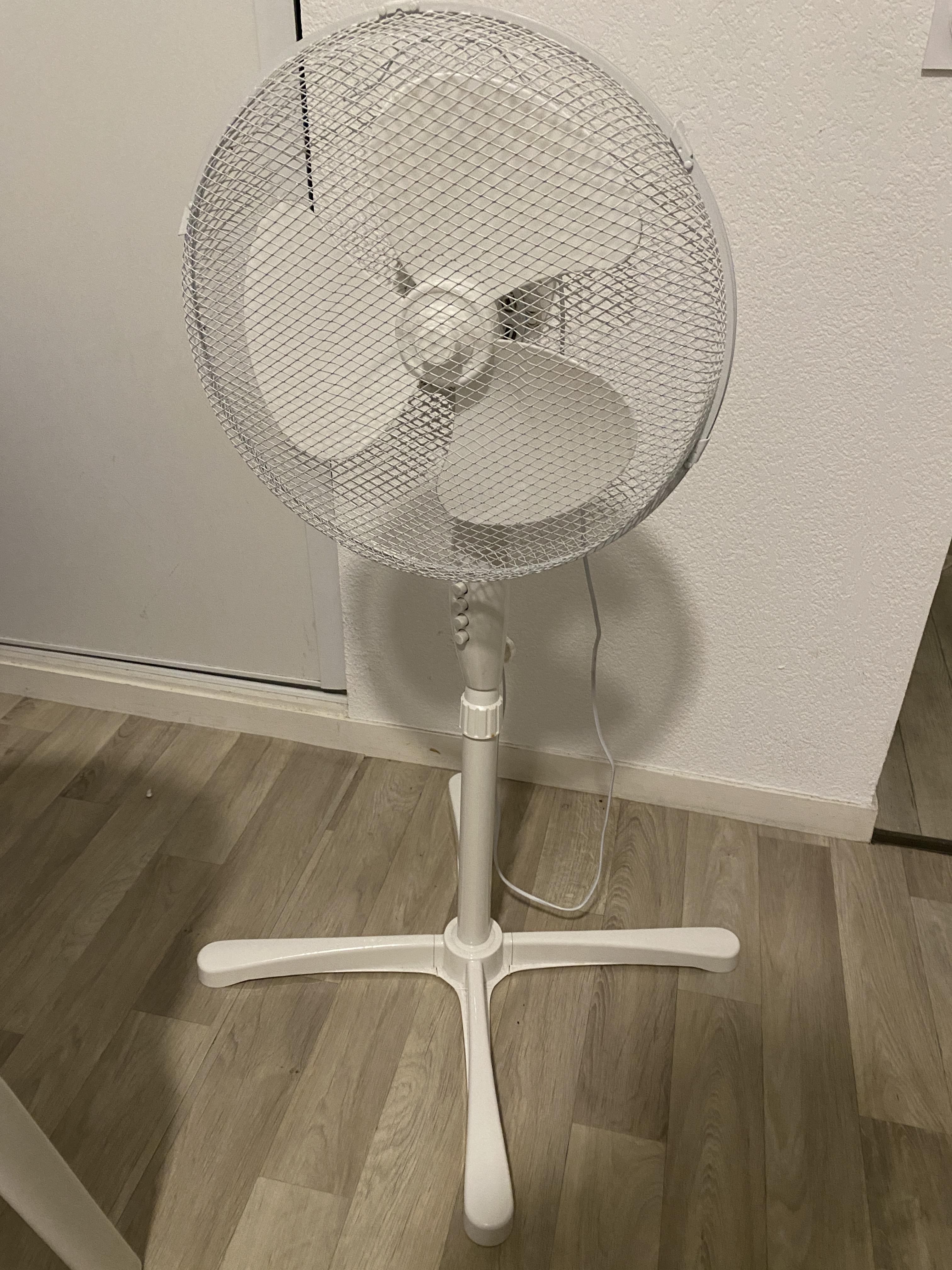 troc de troc ventilateur blanc kinzo 45w image 0