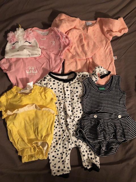 troc de troc lot sous-vêtements et autres taille 1 mois image 0