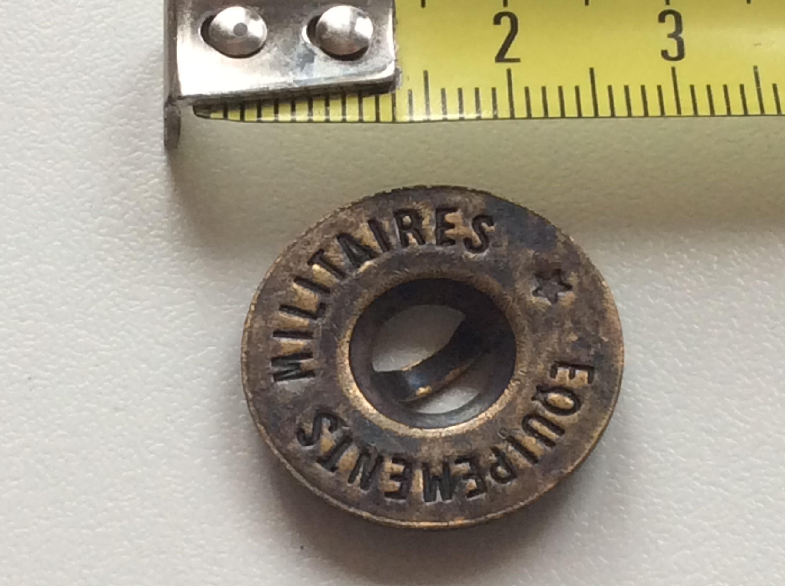 troc de troc bouton armée française équipements militaires 2,2 cm image 0