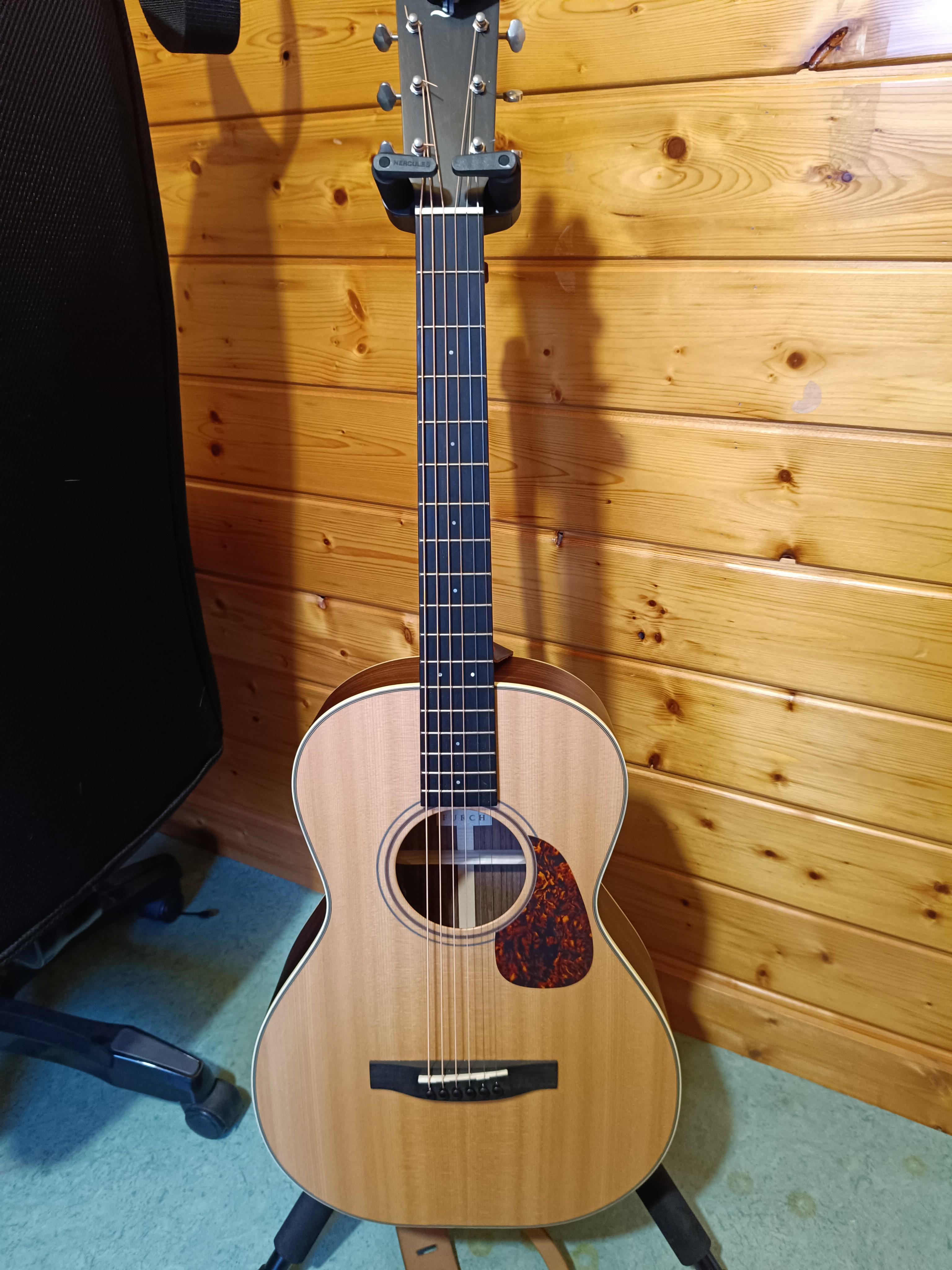 troc de troc guitare furch parlor électro image 0