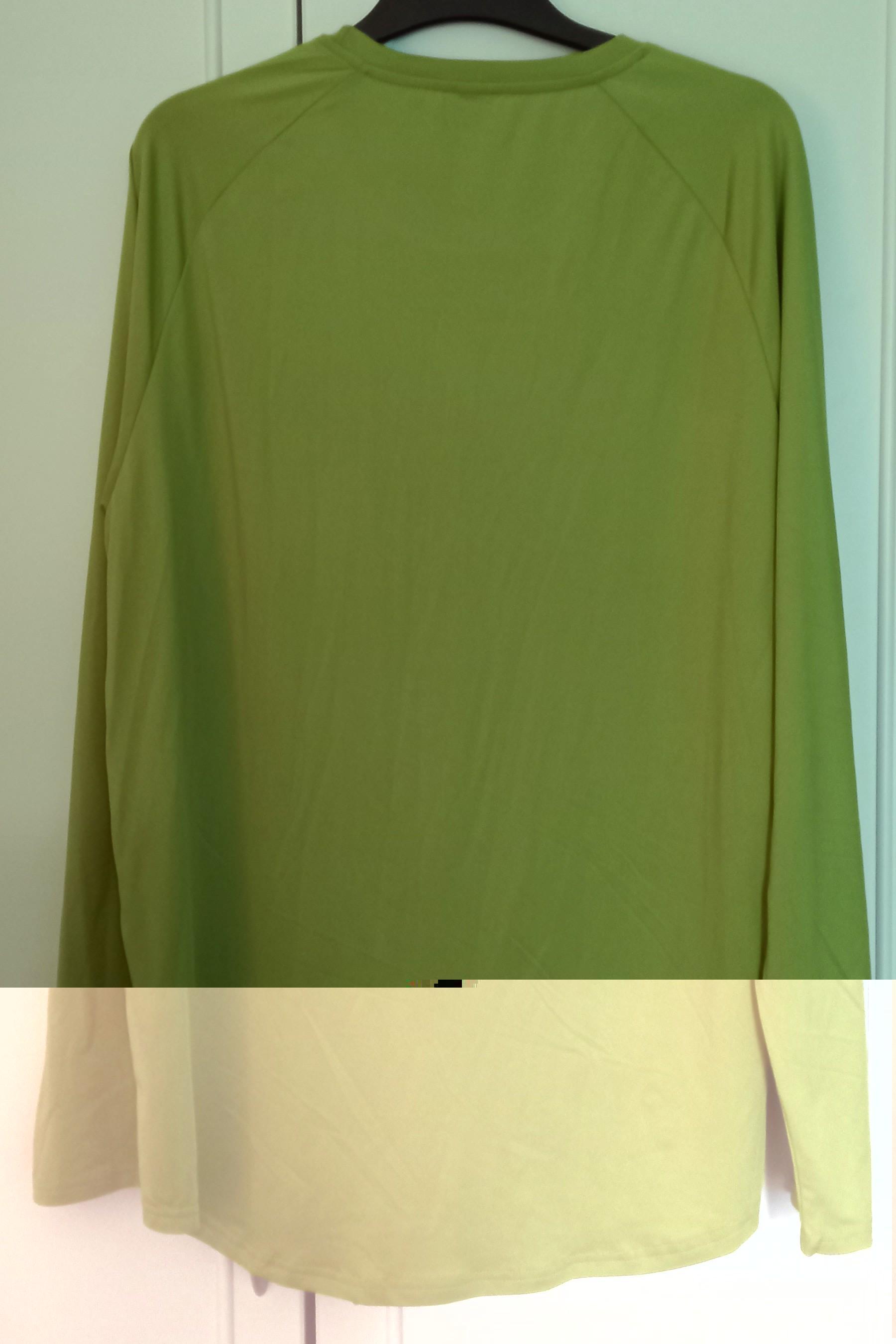 troc de troc t-shirt vert à manches longues. image 1